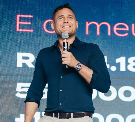 Foto de Ícaro de Carvalho